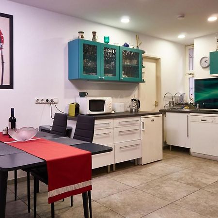 Ili Apartment Budapest Exteriör bild