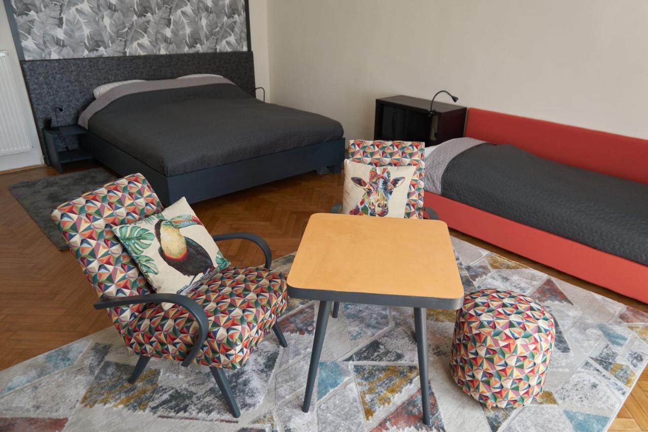 Ili Apartment Budapest Exteriör bild