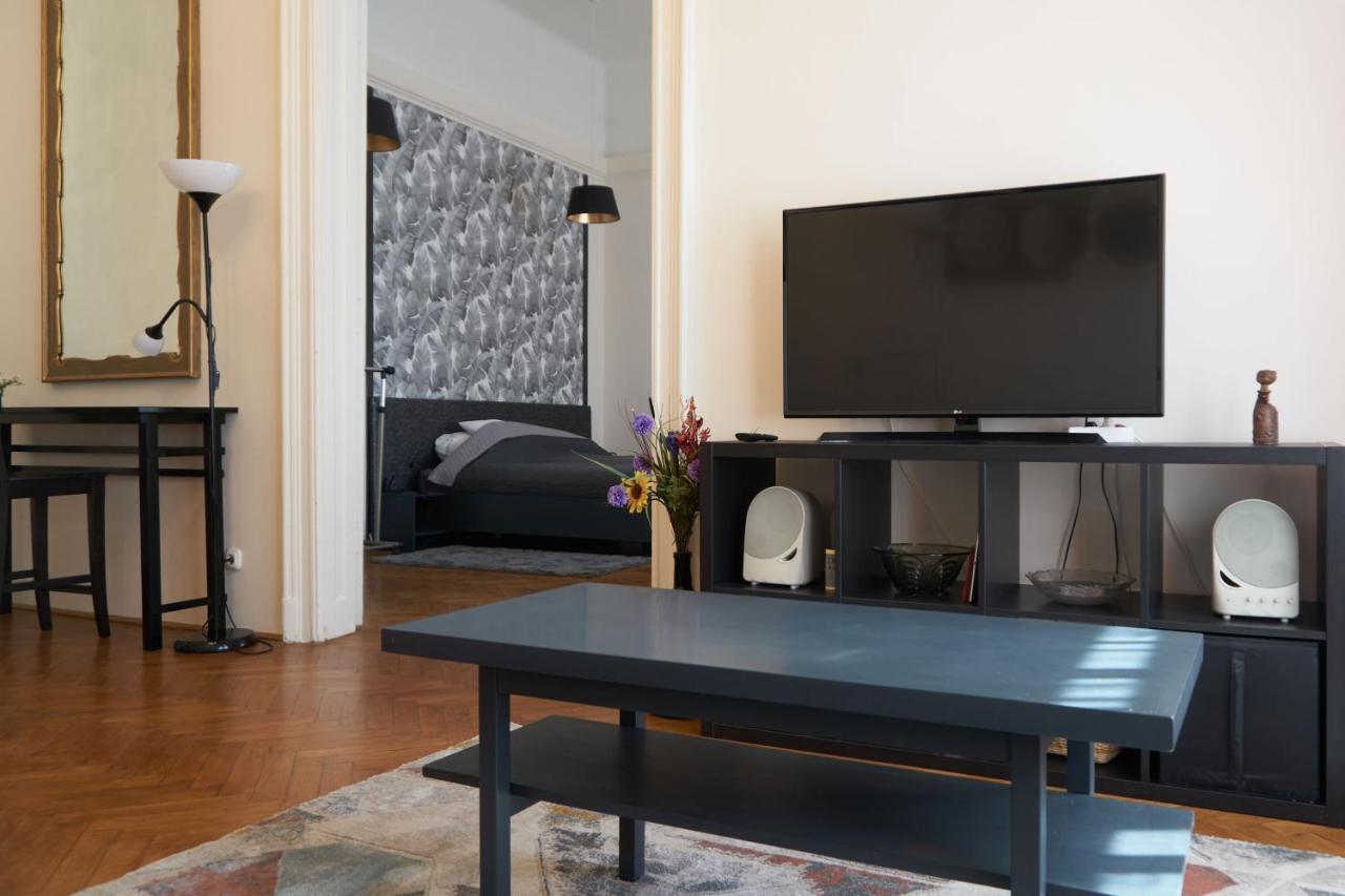 Ili Apartment Budapest Exteriör bild