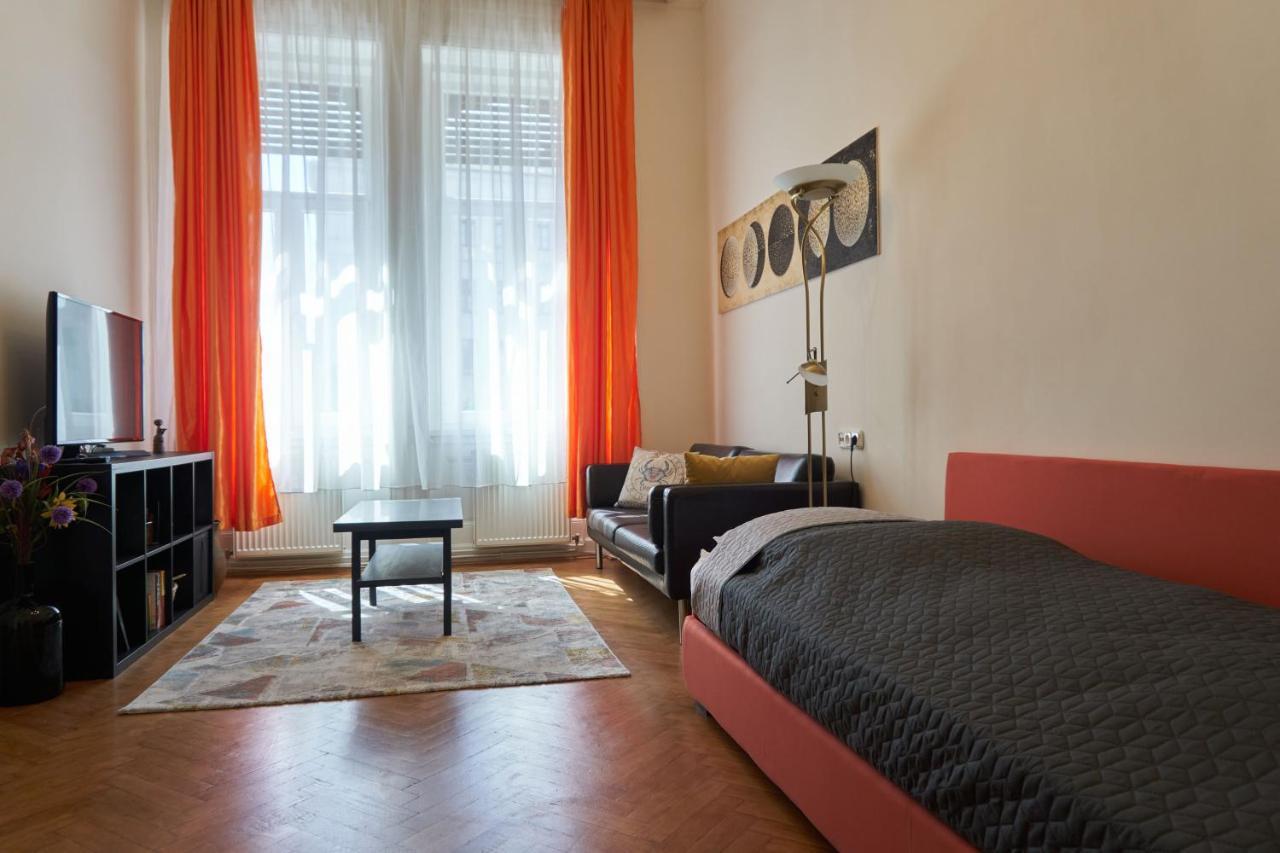 Ili Apartment Budapest Exteriör bild